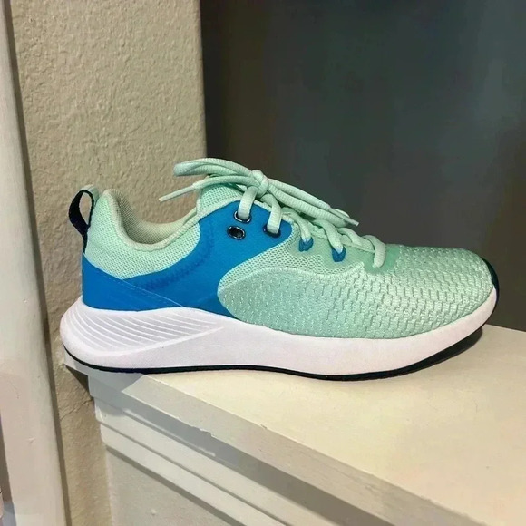 Size 6.5 UNDER ARMOUR WOMEN BREATHE TR 3 GREEN/WHT RUNNING SHOES New No Box - Picture 2 of 9
